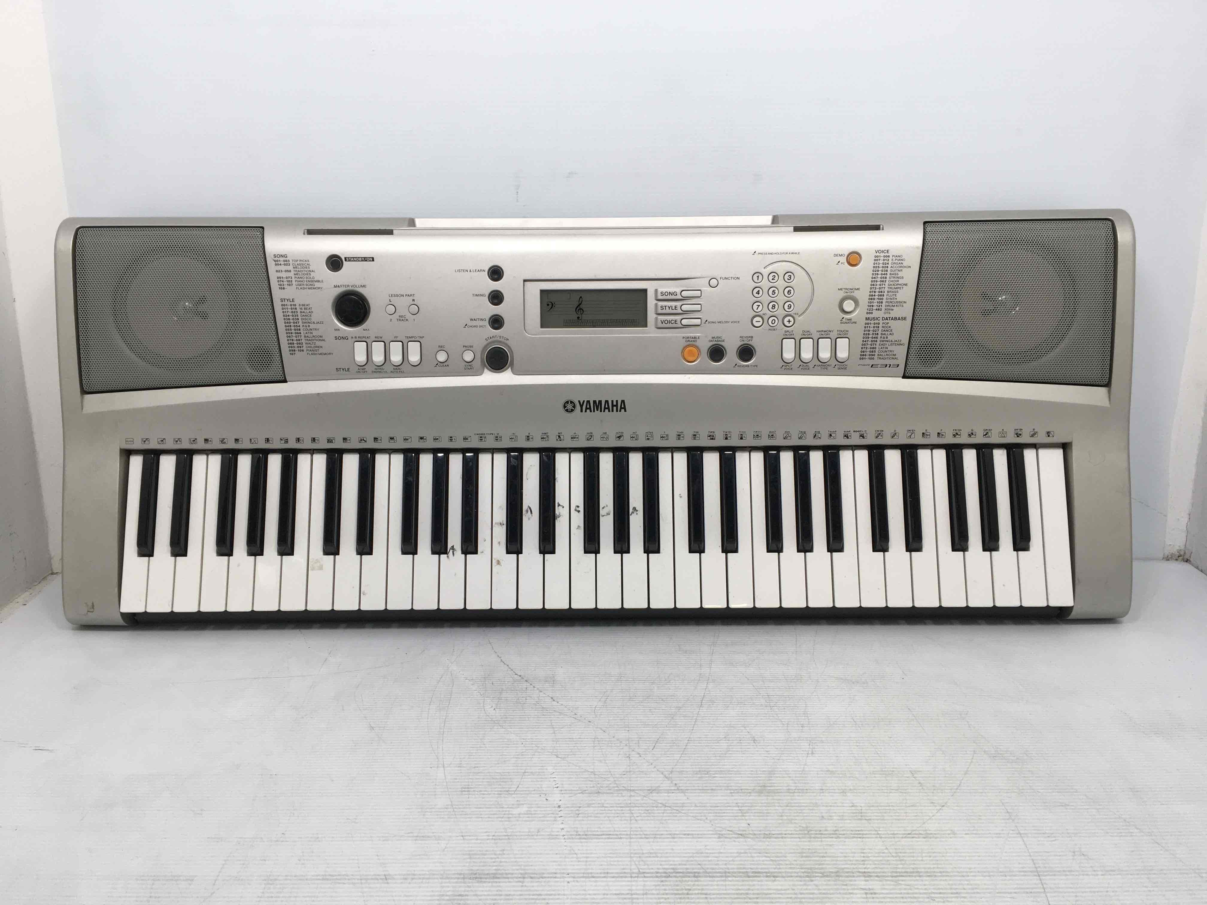 Yamaha Psr300 Electronic Keyboard Piano 61 Keys Touch Response for