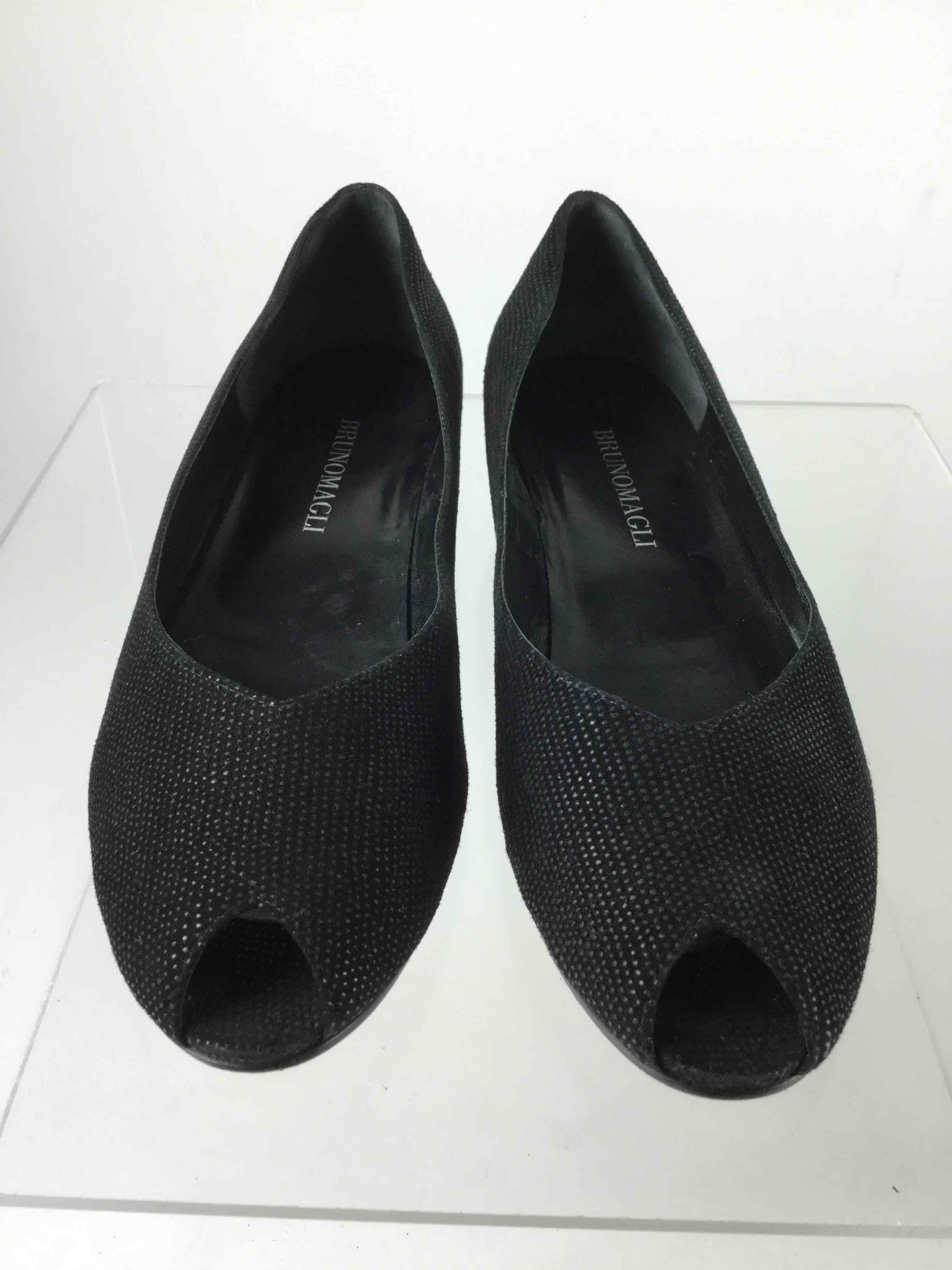 Bruno Magli Black Textured Synthetic Material Open Toe Flats Size 7.5 ...