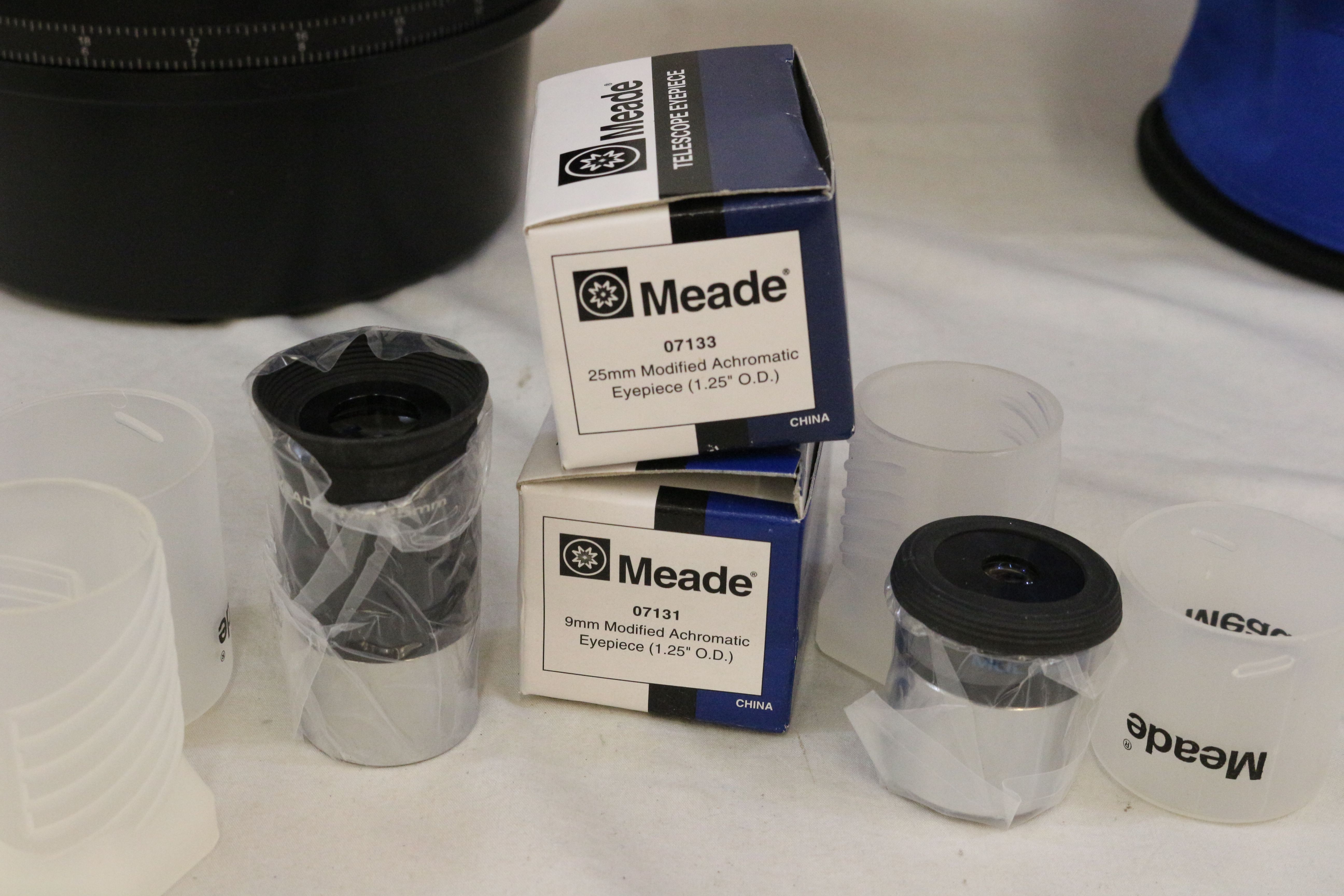 NEW Meade ETX70AT 70mm Refractor TELESCOPE + Tripod Accessories